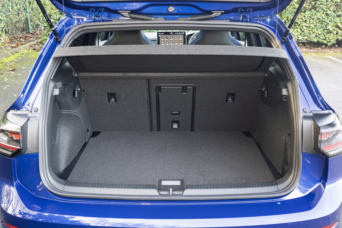 VW Golf R boot